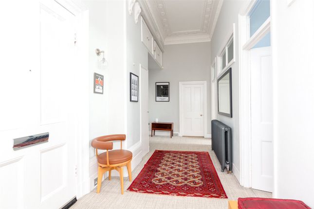 Flat to rent in Lewes Crescent, Brighton, East Sussex