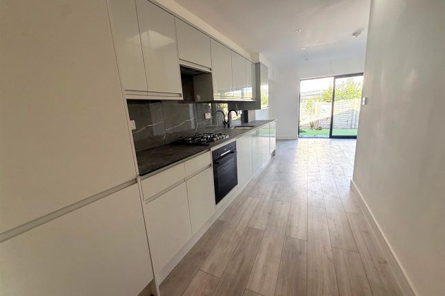 102, Kent Way, Surbiton photo 2