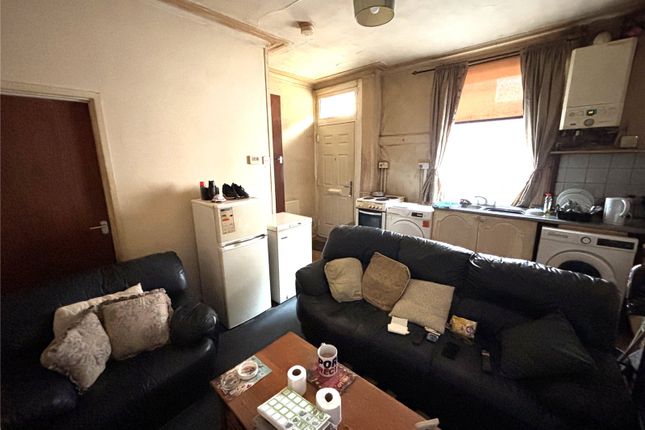 29, Recreation Crescent, West Yorkshire photo 3