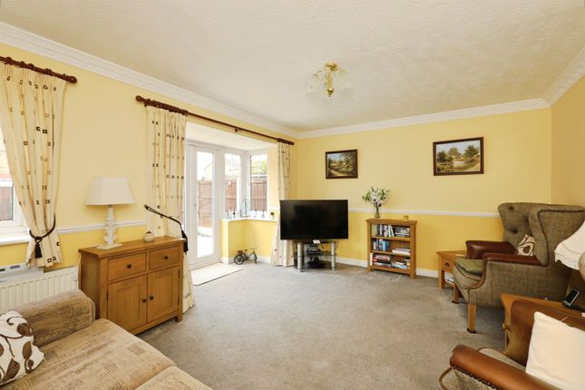 3, Highfield Close, Doncaster photo 2