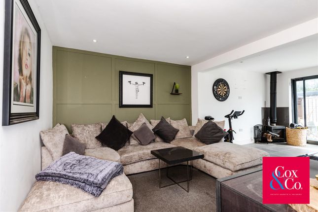 49, Hadrian Avenue, Southwick photo 4