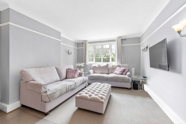 Flat for sale in Bushey Road, London