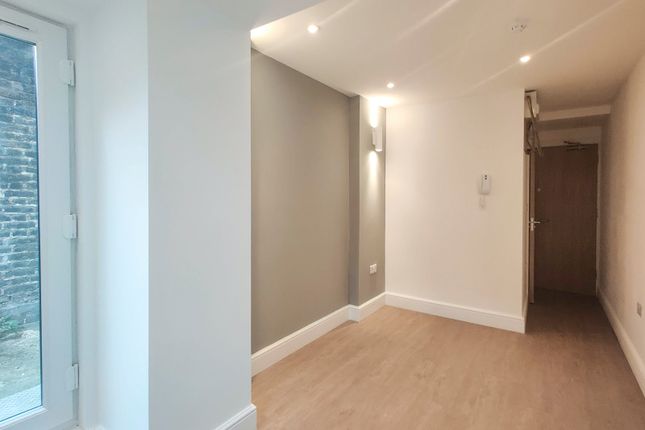 Flat 3 32-34, Swinton Street, Greater London photo 4