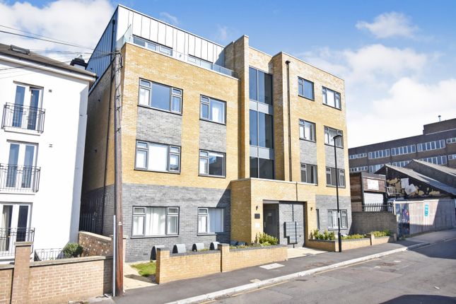 Flat for sale in Montague Road, Croydon