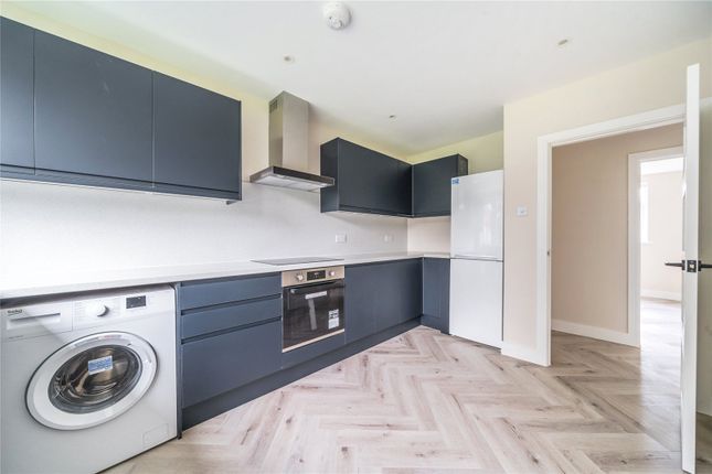 Flat for sale in Anchor Meadow, Farnborough, Hampshire
