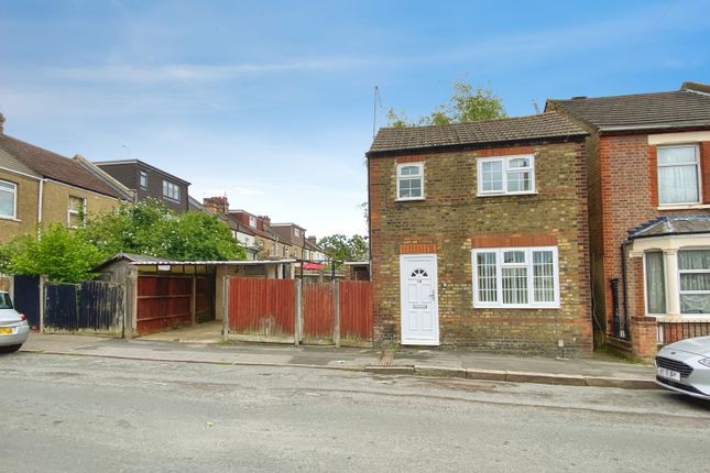 1A,, Benskin Road, Hertfordshire photo 2