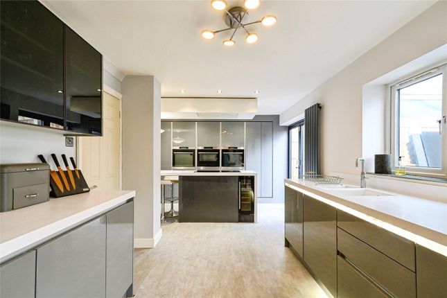 48, Chiswick Drive, Manchester photo 3