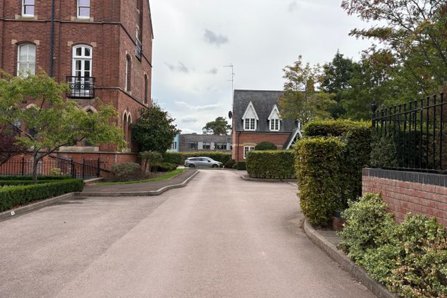 40 Frome Court, Bartestree, Hereford photo 5