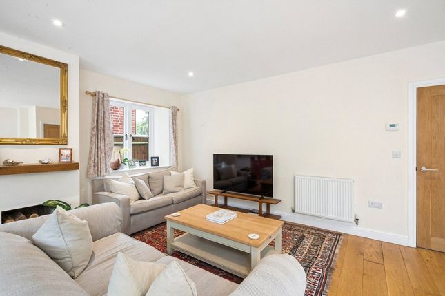 2 Nixey Cottages,, Frieth, Buckinghamshire photo 4