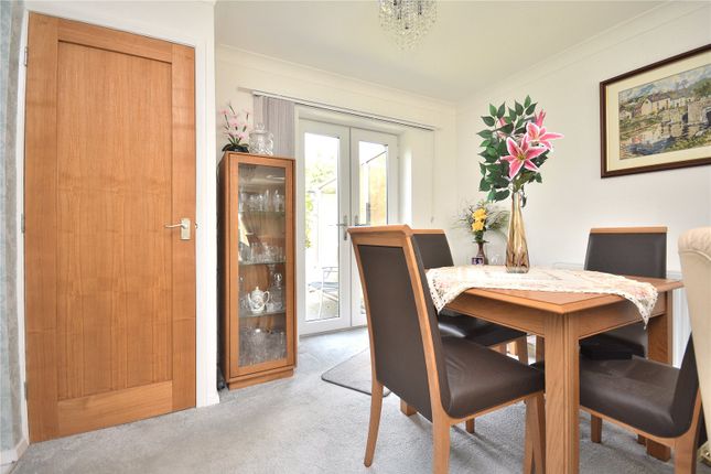 29, Farnham Croft, West Yorkshire photo 3