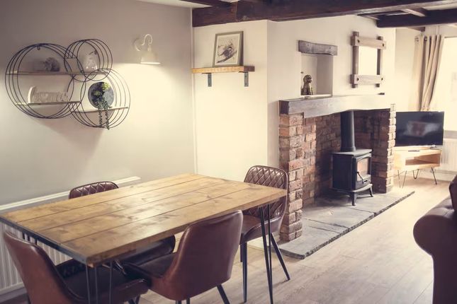 17, Hill Top Road, Northwich photo 4