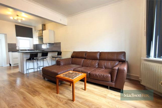 Lounge/Kitchen