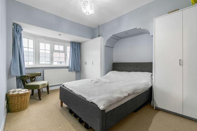 55, Ashridge Way, Surrey photo 4
