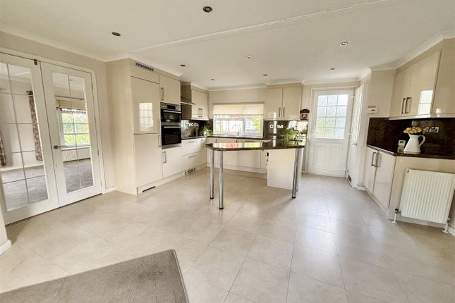 2 Orchid Court, Organford Manor, Poole photo 3