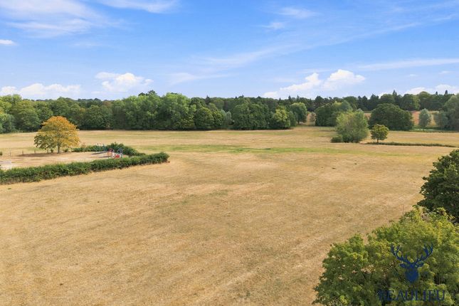 15, Bridge Croft, Chelmsford photo 2
