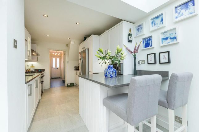 89 Cranbrook Drive, Maidenhead photo 4