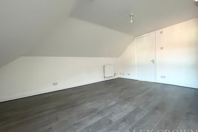 Thumbnail Studio to rent in West Green Road, London