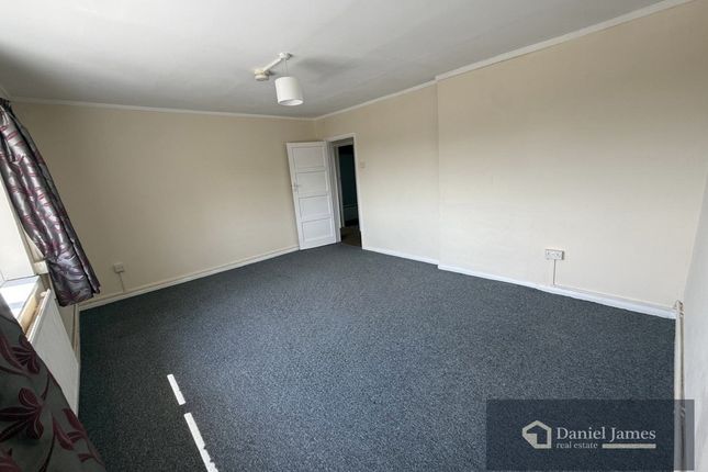 Flat 29, Petersfield Close, Petersfield Close, Romford photo 2