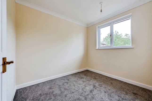 4, Melrose Close, Swindon photo 4