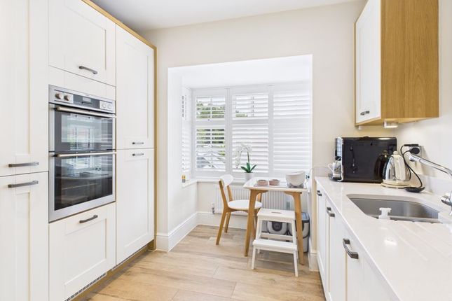 Kitchen &amp; Breakfast Area