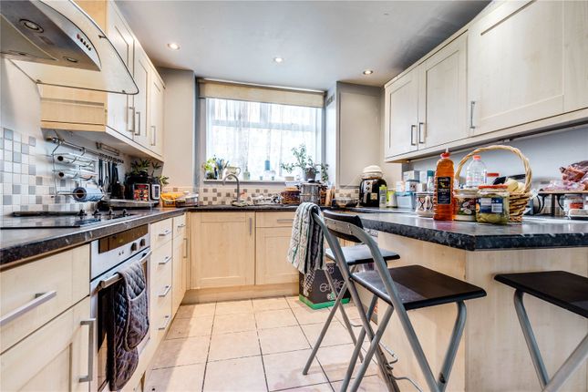 14, Peterstow Close, London photo 2