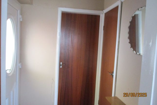102, Hopefold Drive, Manchester photo 2
