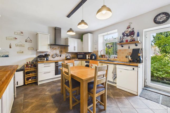 14, Victoria Street, Dronfield photo 4