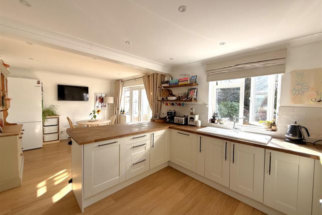 18, Chalbury Close, Weymouth photo 3