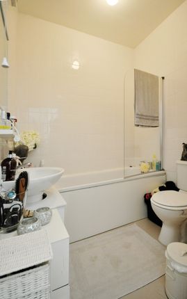 4 Croxley Road, London photo 4