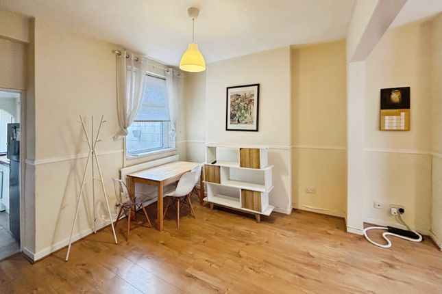 24, Fitzroy Street, Cardiff photo 4