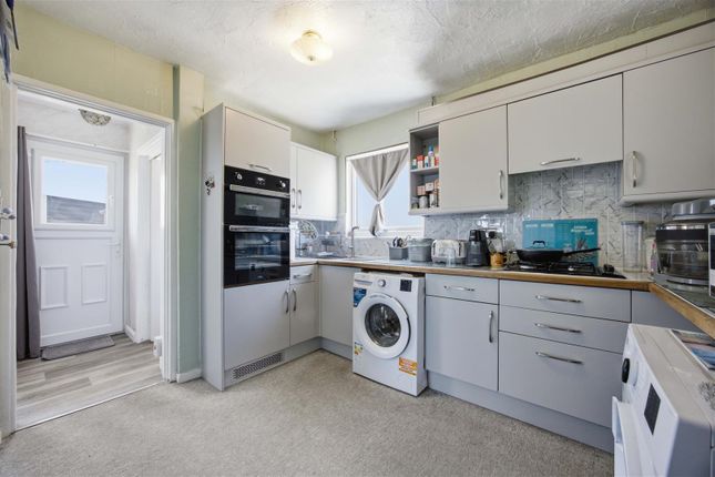 74, North Road, West Drayton photo 4