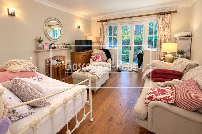 2-bed house on Haslemere, £1,450/mo