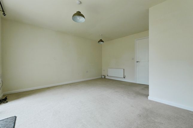 20, Cox Meadow Road, Leicester photo 4