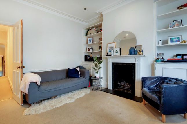 Flat to rent in Salford Road, Balham