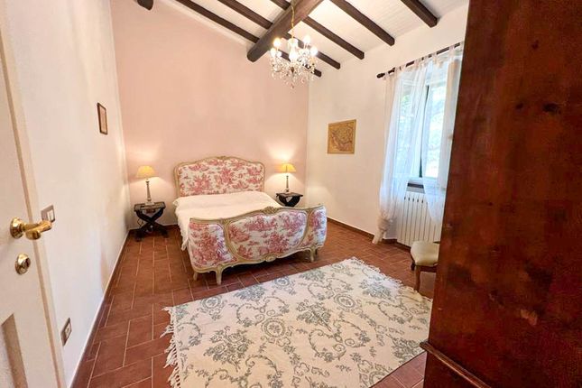 Villa for sale in Sp Del Commercio, Riparbella, Pisa, Tuscany, Italy