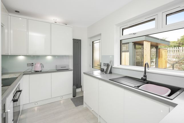 8, Swanston Grove, Fairmilehead, Edinburgh photo 4
