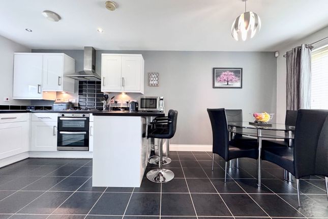 4, Henry Robertson Drive, Oswestry photo 3