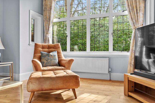 9 Amersham Road, High Wycombe photo 3