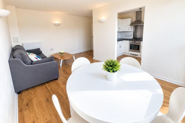 28, Gascoigne Close, London photo 2
