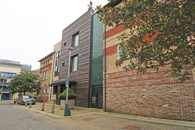Flat for sale in Eldridge Pope Building, 19 Weymouth Avenue, Brewery Square