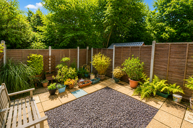 32, Conifer Walk, Stevenage photo 4