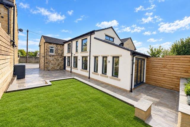 2-bed terraced on Robin Lane, Pudsey, £1,200/mo