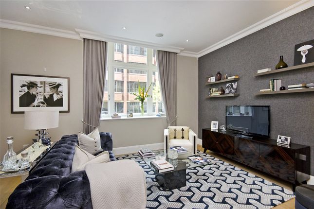 Flat to rent in Sterling Mansions, 75 Leman Street, London