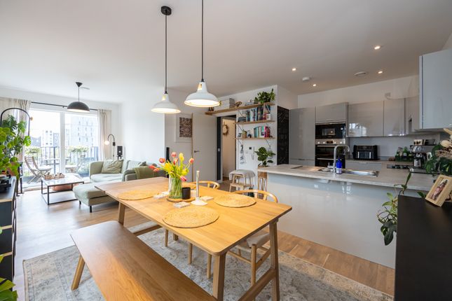 Flat for sale in 27 Lockgate Mews, New Islington, Manchester