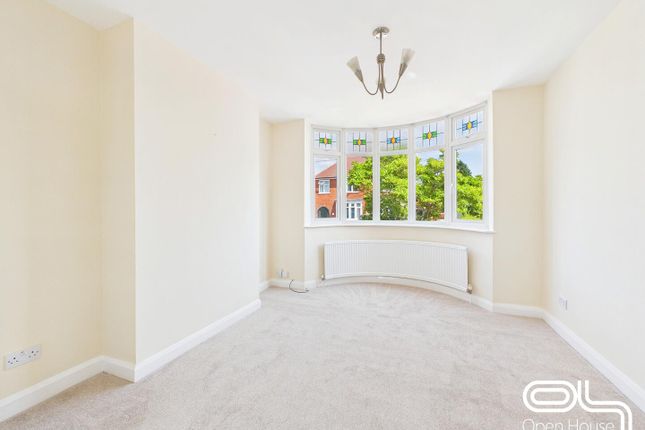 2, Eastlands Close, Stafford photo 4