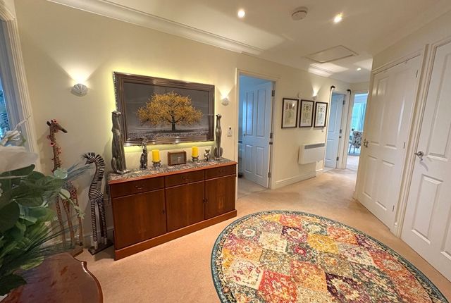 10 Kings Court, Harbour Road Devon, Seaton photo 2