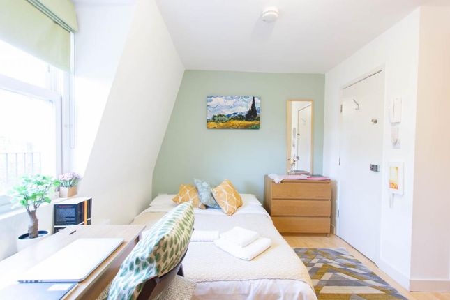 Studio To Let, Earls Court