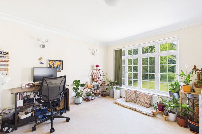 75, Ivy Drive, Surrey photo 4