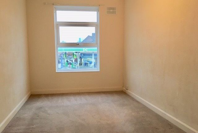 8a, Western Parade, Reigate photo 4