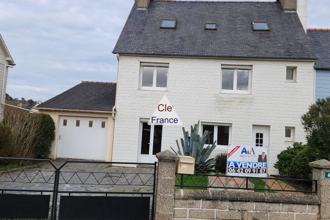 Detached house for sale in Pledran, Bretagne, 22960, France